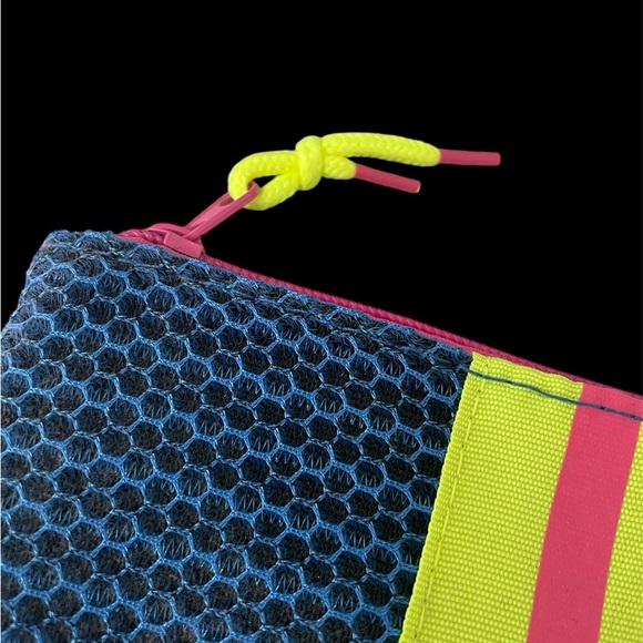 Ipsy Multi Colored Cosmetic Case * 7.25" x 5" * with pull - Picture 3 of 6